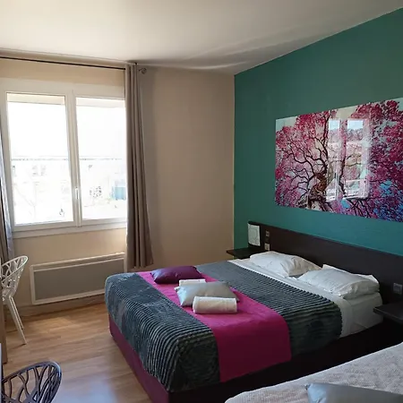 De La Gare Hotel *