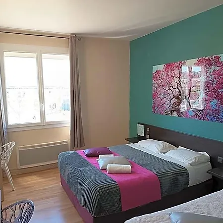 De La Gare Hotel *