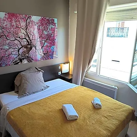 De La Gare Hotel *